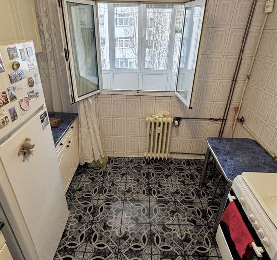 Vanzare apartament spatios de 3 camere, 2 bai, bloc 1980-Titan - Poză 3