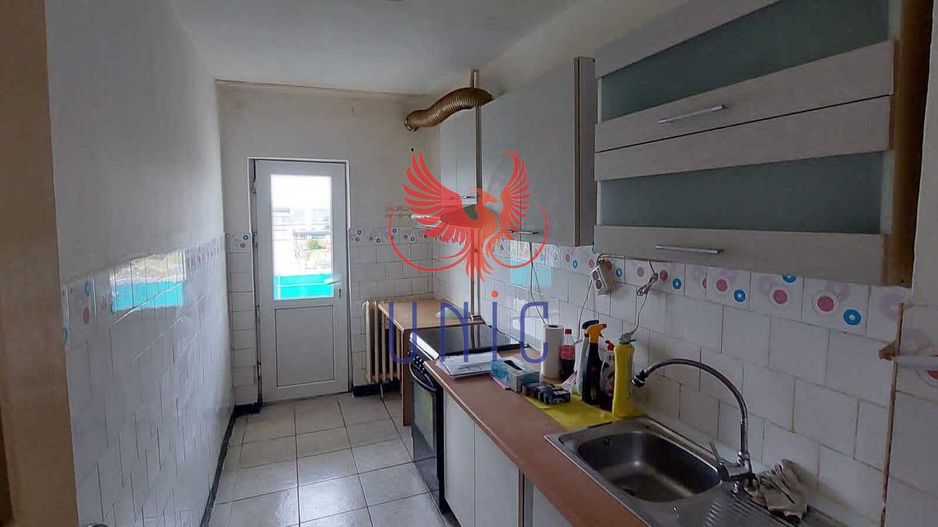 Apartament 3 camere, vis-a-vis de Polivalenta! - Poză 1