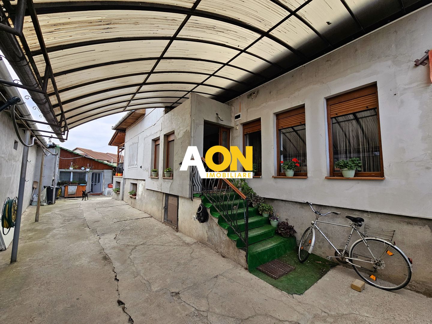 Casa 3 camere, 554 mp teren, pretabila pentru birouri, zona Lipoveni - Poză 2