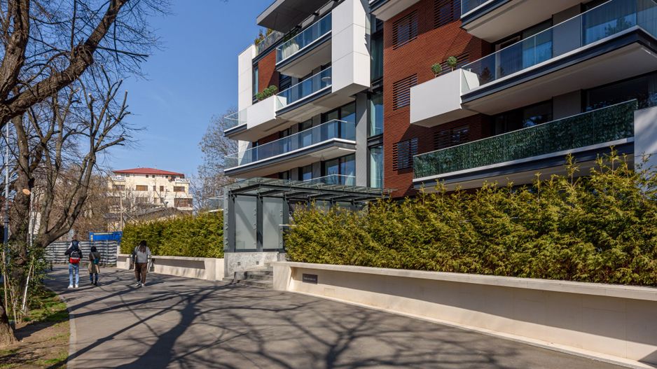 Elegant Duplex with Private Garden in One Aviatorilor Commission-Free - Poză 20