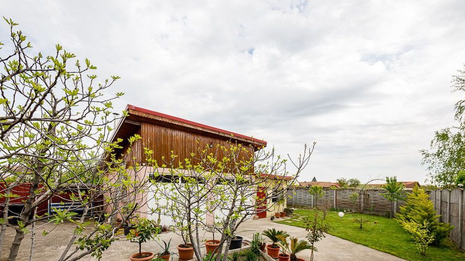 Casă pentru o familie numeroasă în Săcălaz - Poză 19