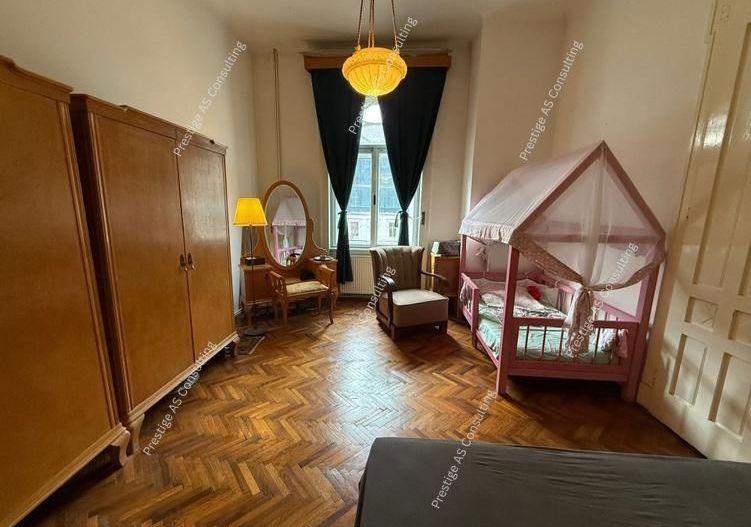 Apartament deosebit in Palat istoric 110 mp+ Balcon deschis- Piata Sf. Gheorghe - Poză 10