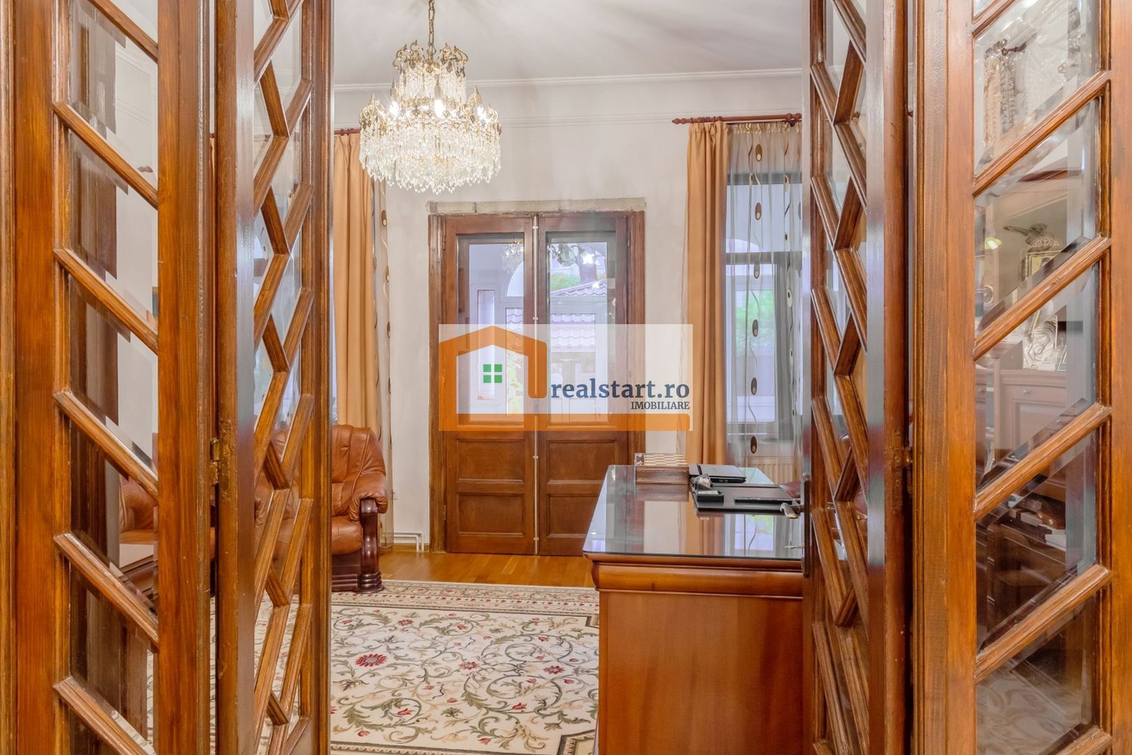 Investitie, 1400mp teren + cladiri, intre parcuri, metrou - Poză 3