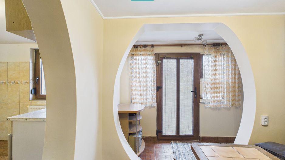 Casă cu teren 930 mp în Becicherecu Mic - Poză 1