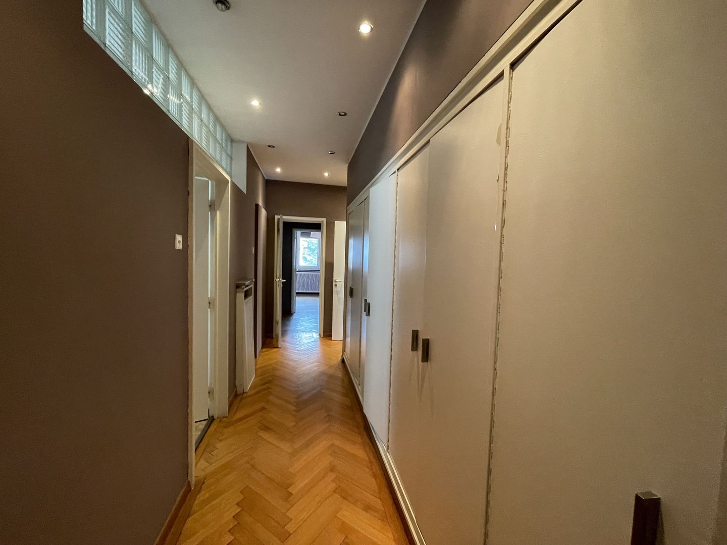 Apartament cu 4 camere de vânzare în zona Primaverii - Poză 12