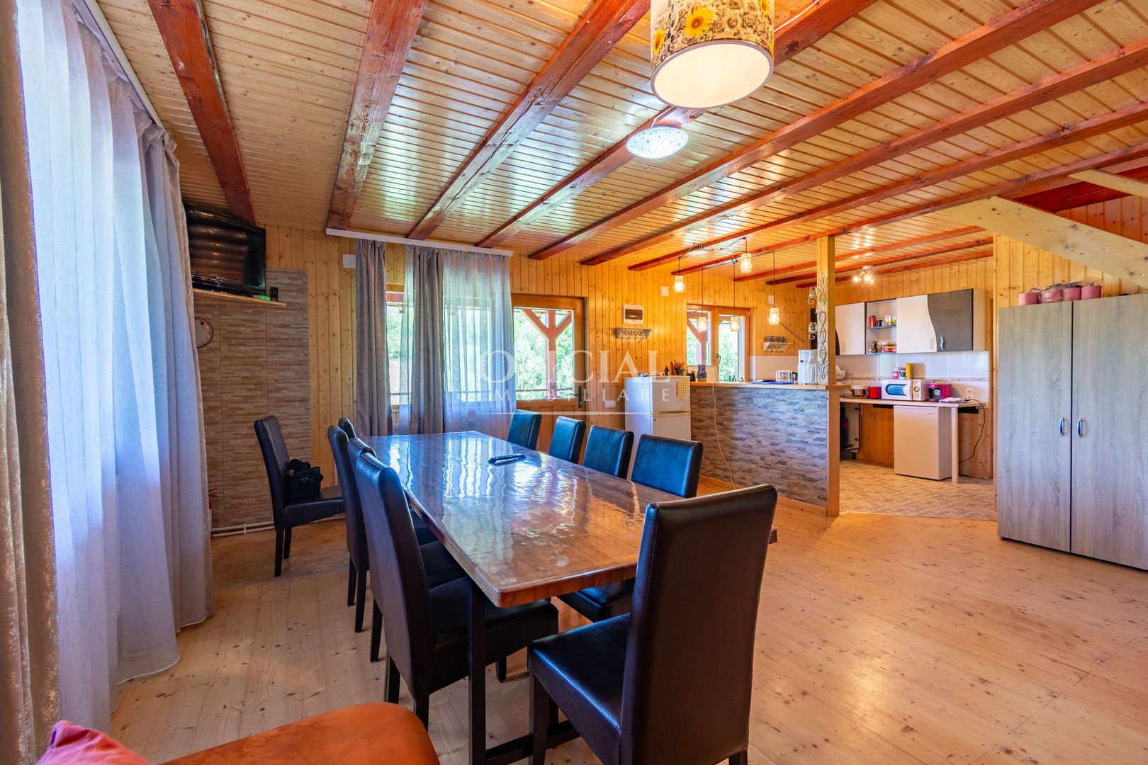 Casa de Vacanta | 5 camere | Foisor | Jacuzzi | teren 4000 m2 | Valeni - Poză 7