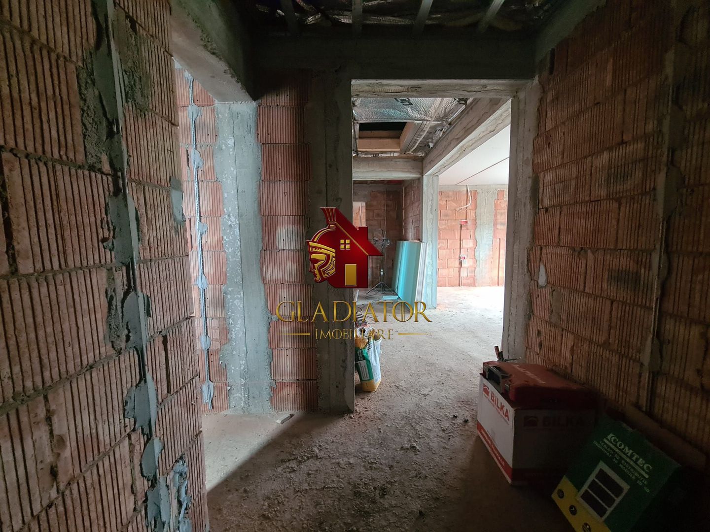 Casa independenta energetic Barnova Cercu, 4 camere, 475 mp teren - Poză 14