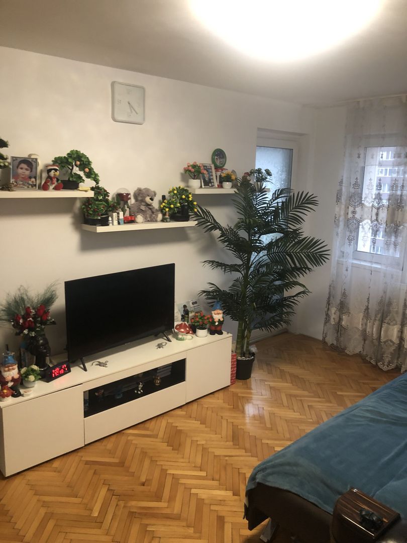 De vanzare Apartament  2 camere  Lujerului - Poză 1