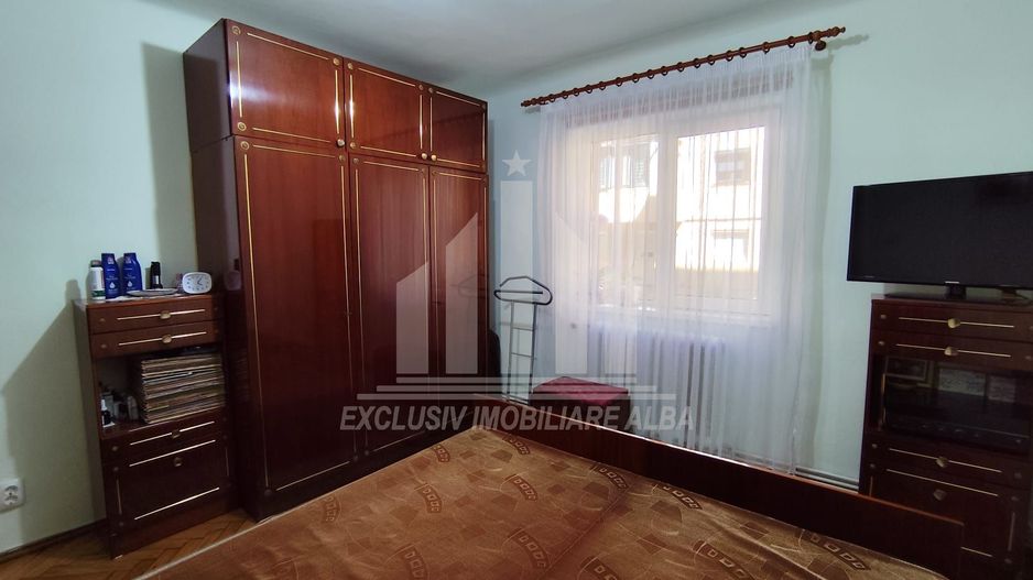 Apartament cu 4 camere decomandate, Cetate - Poză 6