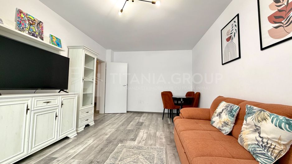 Apartament spatios 3 camere decomandat, parcare, zona Coresi, 3-6 luni - Poză 2