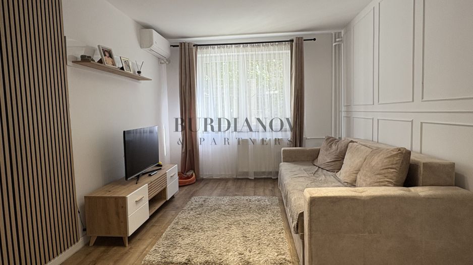 Apartament cu 2 camere de vânzare Metrou 1 Decembrie 1918 - Titan - Poză 1
