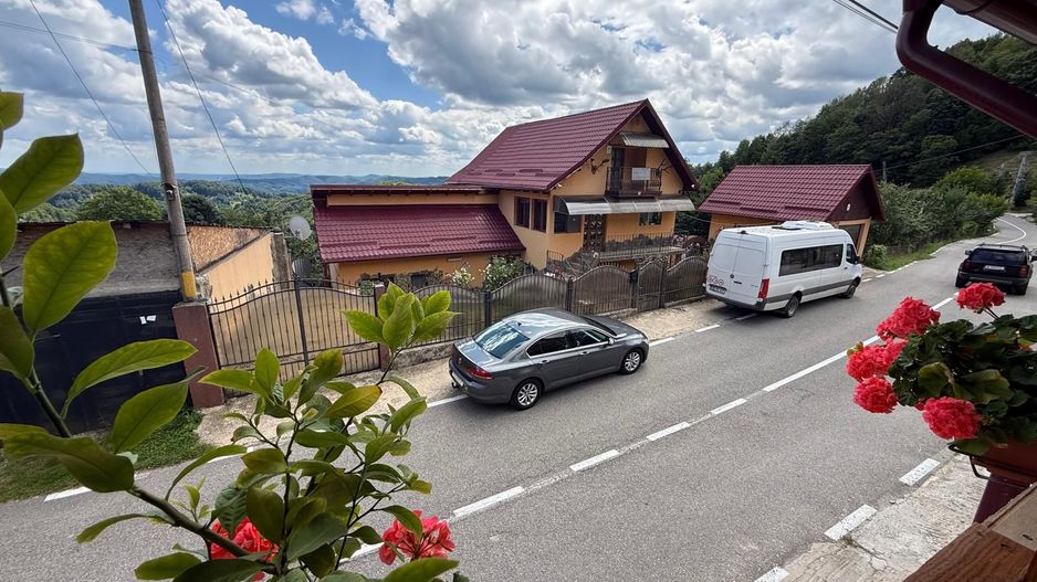 Vila S+P+1,+ garaj inchis + terasa si teren intravilan 6300 mp - Poză 51