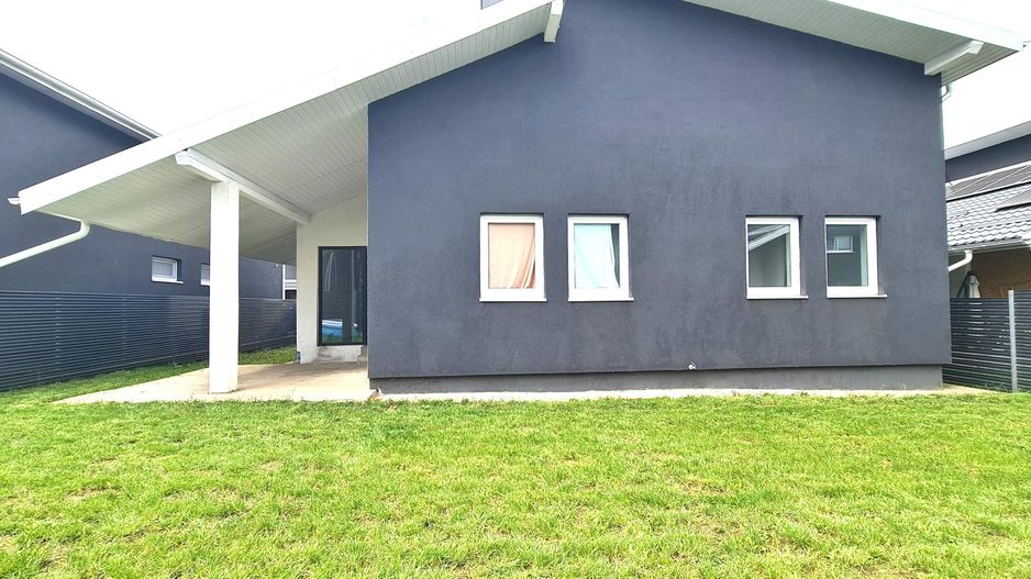 Casa 4 camere (nemobilata, neutilata) cartier Izvor Tarlungeni Brasov - Poză 2