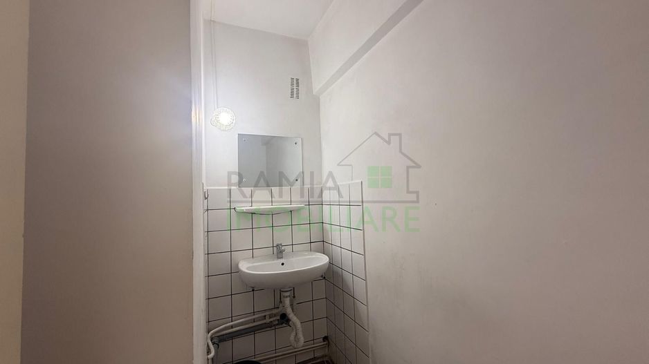 Apartament 3 camere decomandat cu 2 băi în Calea București - Poză 14