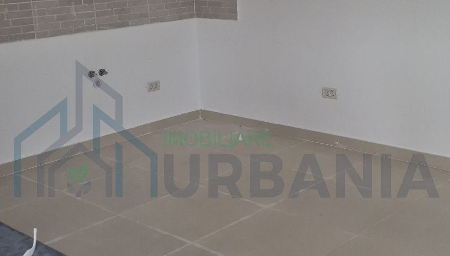 Casa Ciurbesti cu scara interioara si placa de beton! - Poză 6