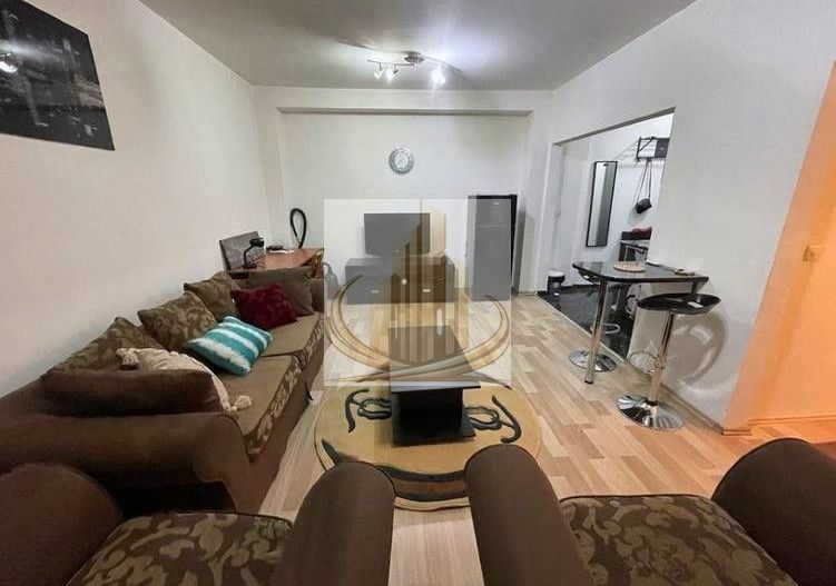 Apartament renovat cu 1 cameră transformat in 2 cam | zona MEDICINA f - Poză 1