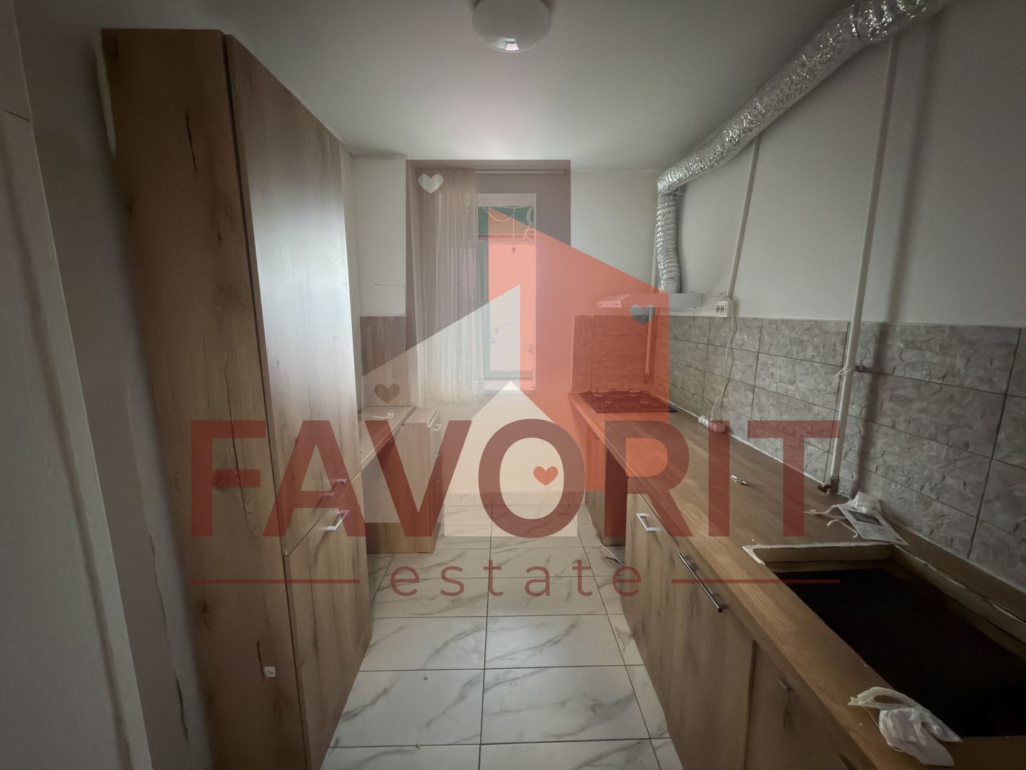 Etaj intermediar. Bloc izolat. Bucatarie inchisa - Poză 3