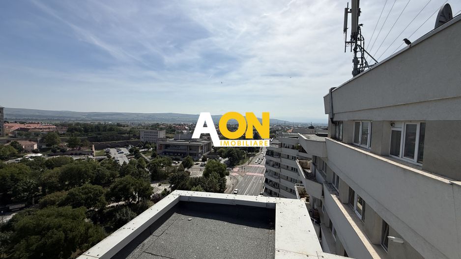 De vanzare apartament 2 camere, vedere superba Cetatea Alba Carolina - Poză 12