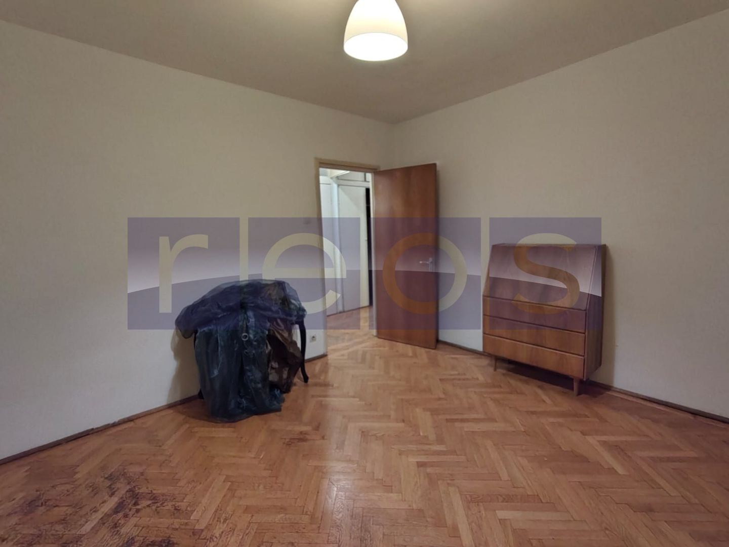 VANZARE 2 CAMERE I EXTRA SPATIOS I METROU I FAVORIT I OCAZIE RARA - Poză 3