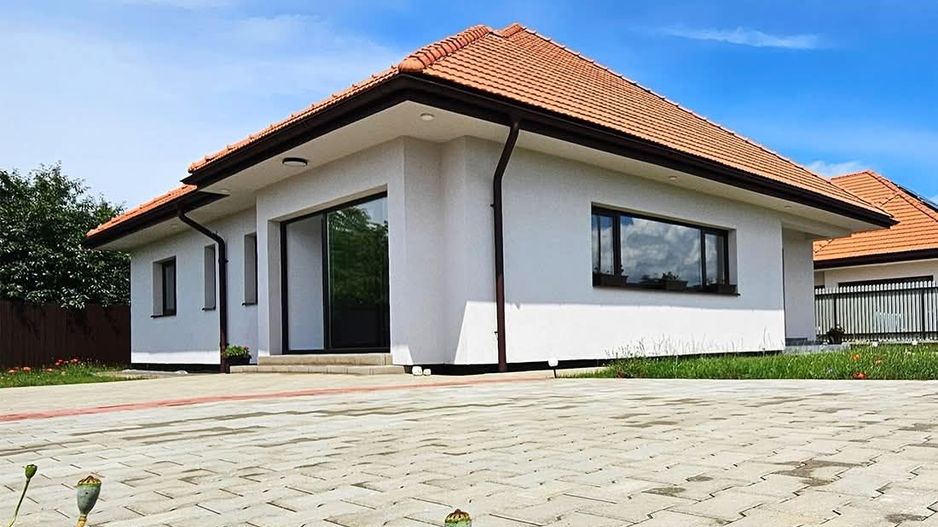 Casa Moderna La 6km de Brasov - Poză 1