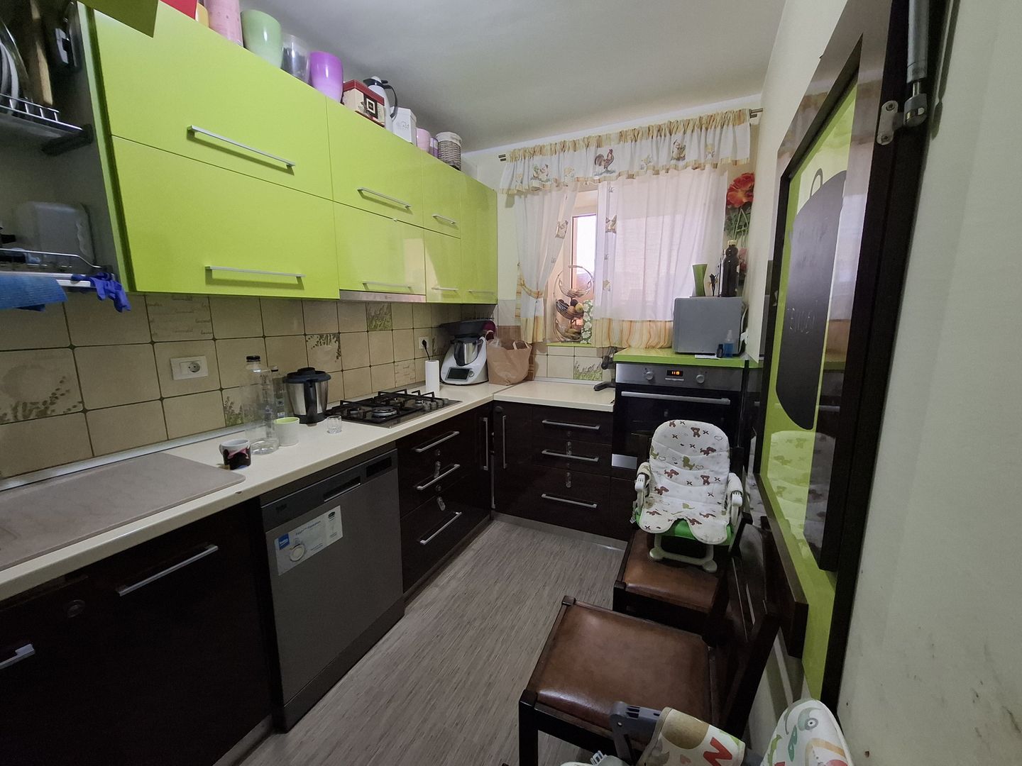 Apartament modern 2 camere, 52 mp + 5 mp balcon, et. 4/10 – Adama 2009 - Poză 10