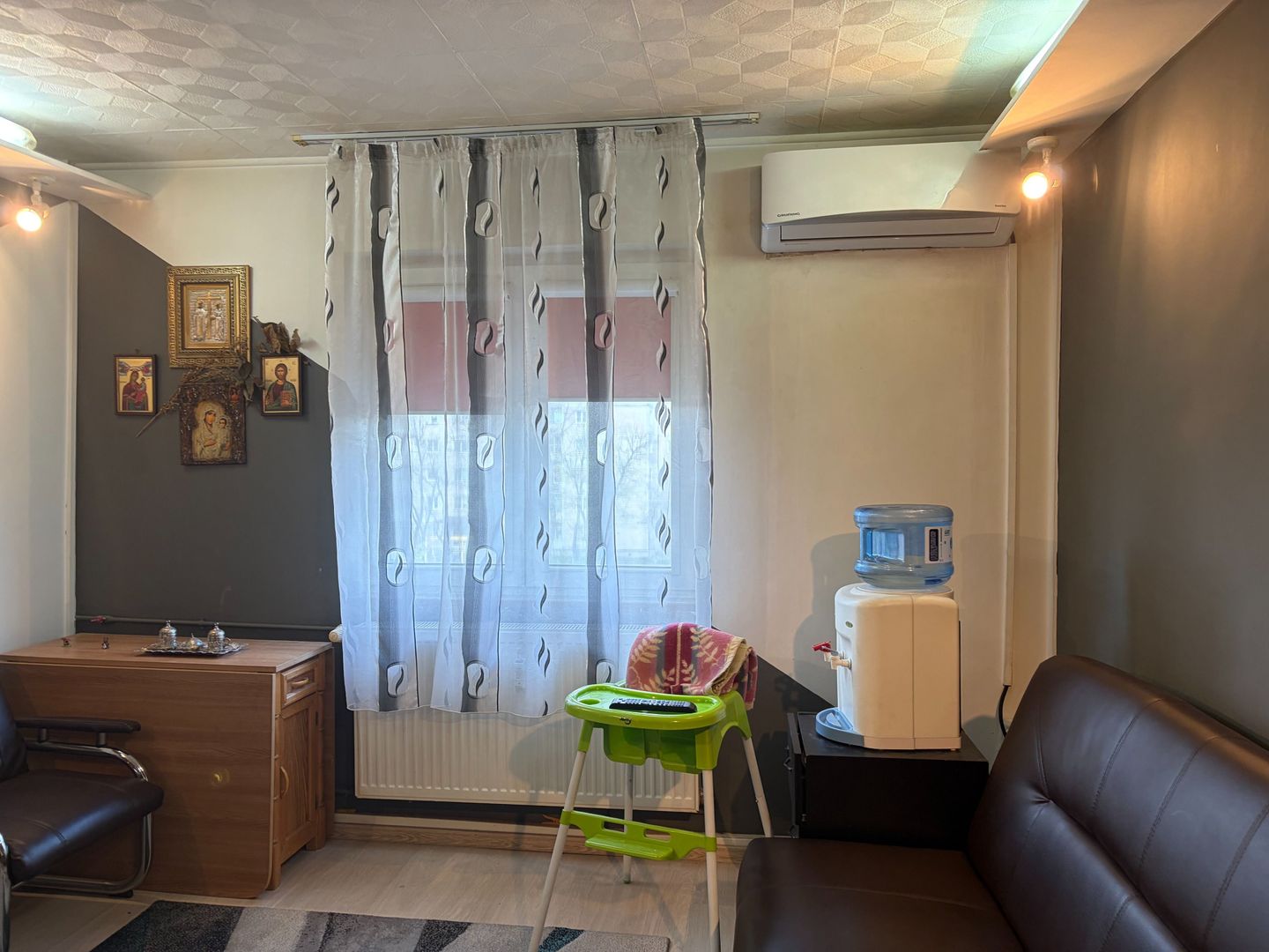 Apartament spatios cu trei camere, Brancoveanu, 80.000€ negociabil - Poză 2