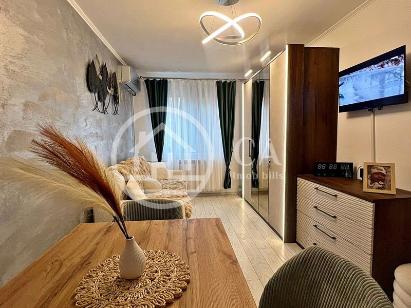 Apartament de vânzare cu 2 camere în zona Velența, Oradea - Poză 1