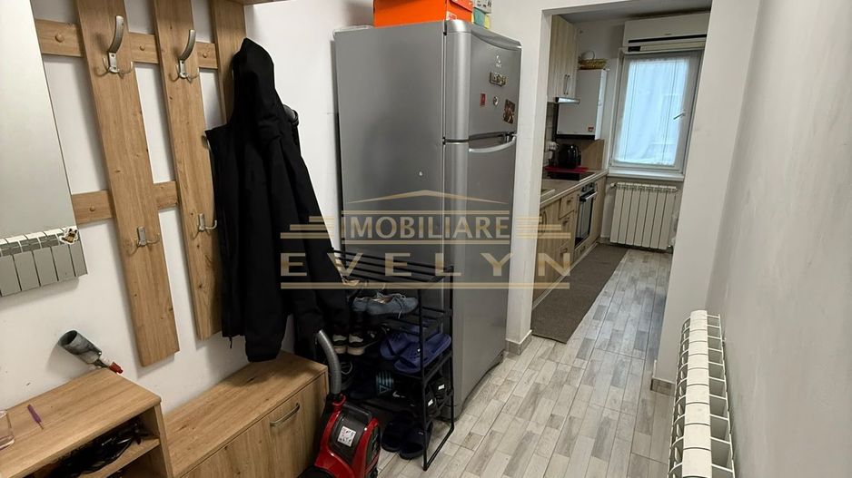 Apartament cu 3 camere, renovat integral, mobilat și utilat - Poză 7