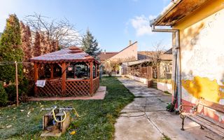 Locuință spațioasă cu grădină mare în Aradul Nou, calea Timișorii - Poză 13