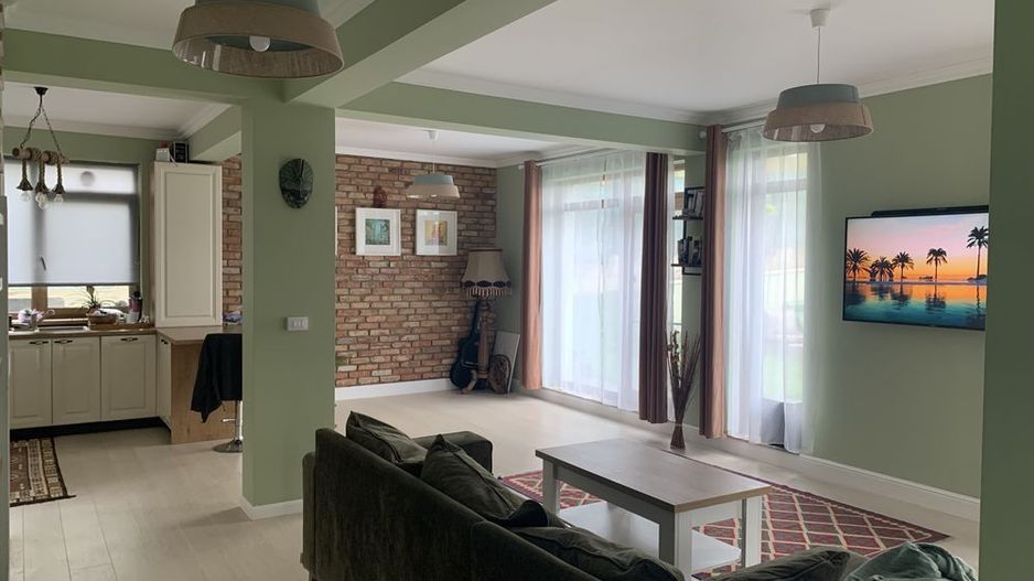 Casa Moara de Vant cu vedere superba spre lac si padure in zona SRU - Poză 1