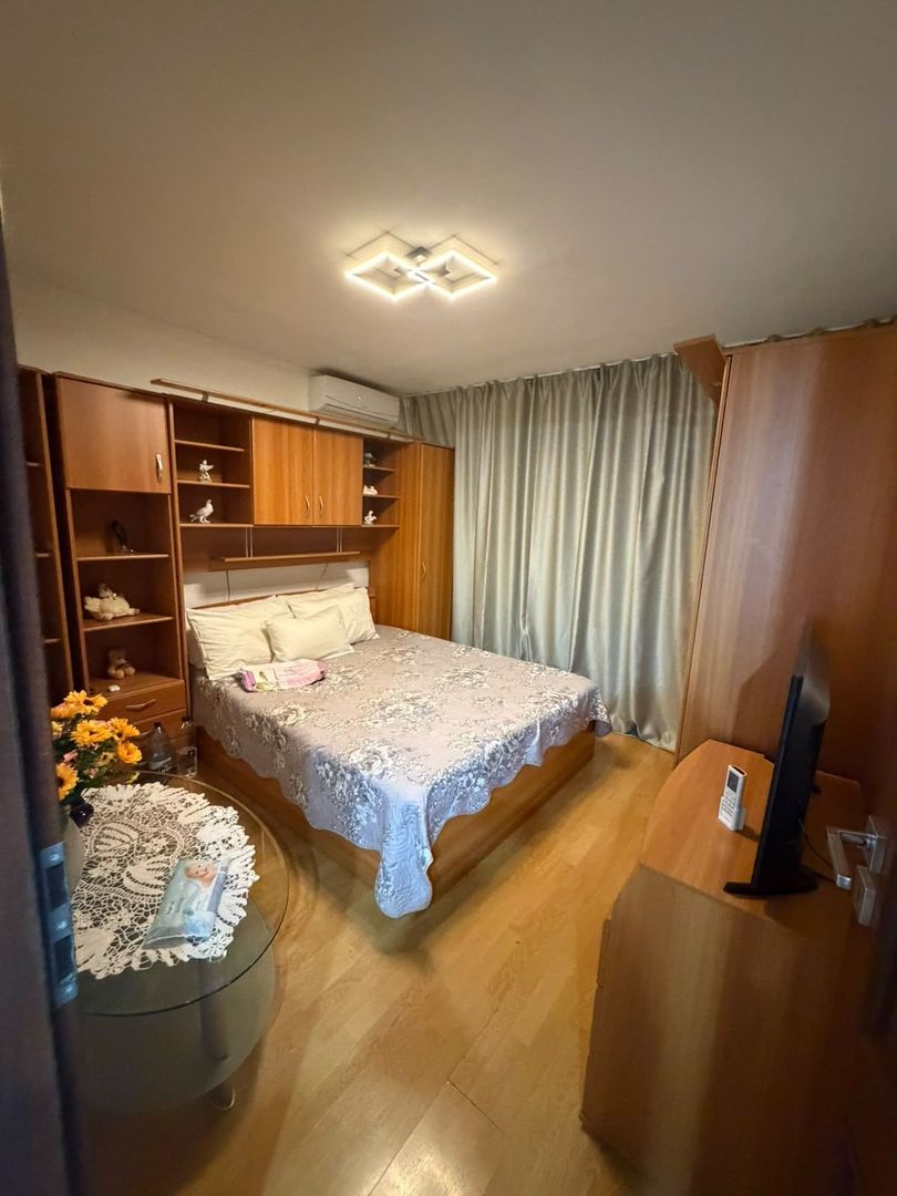 Apartament 3 camere decomandat-Zona Steaua-Shopping City-Mobilat - Poză 2