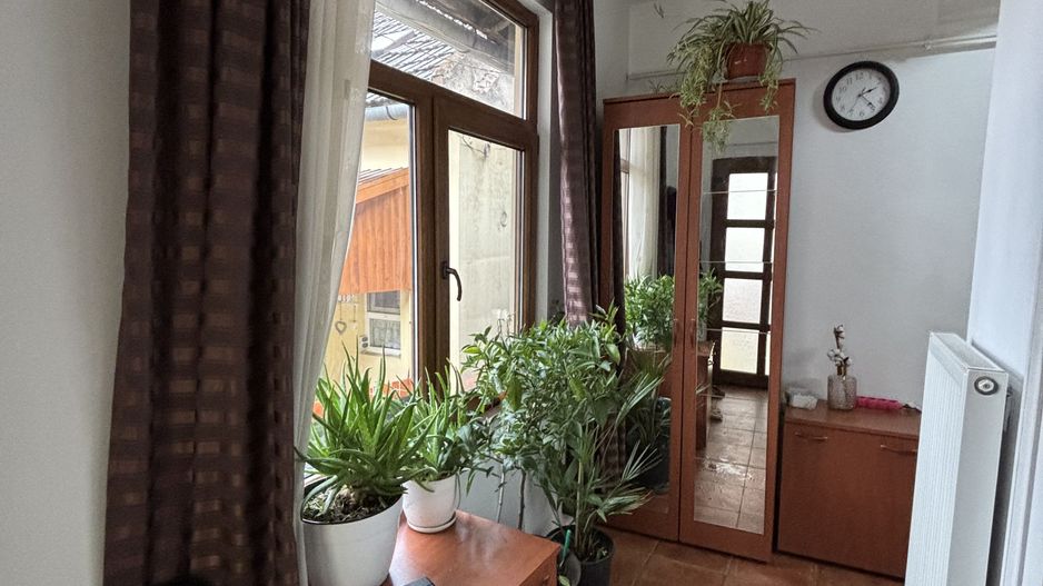 Apartament 3 camere la curte - Poză 11