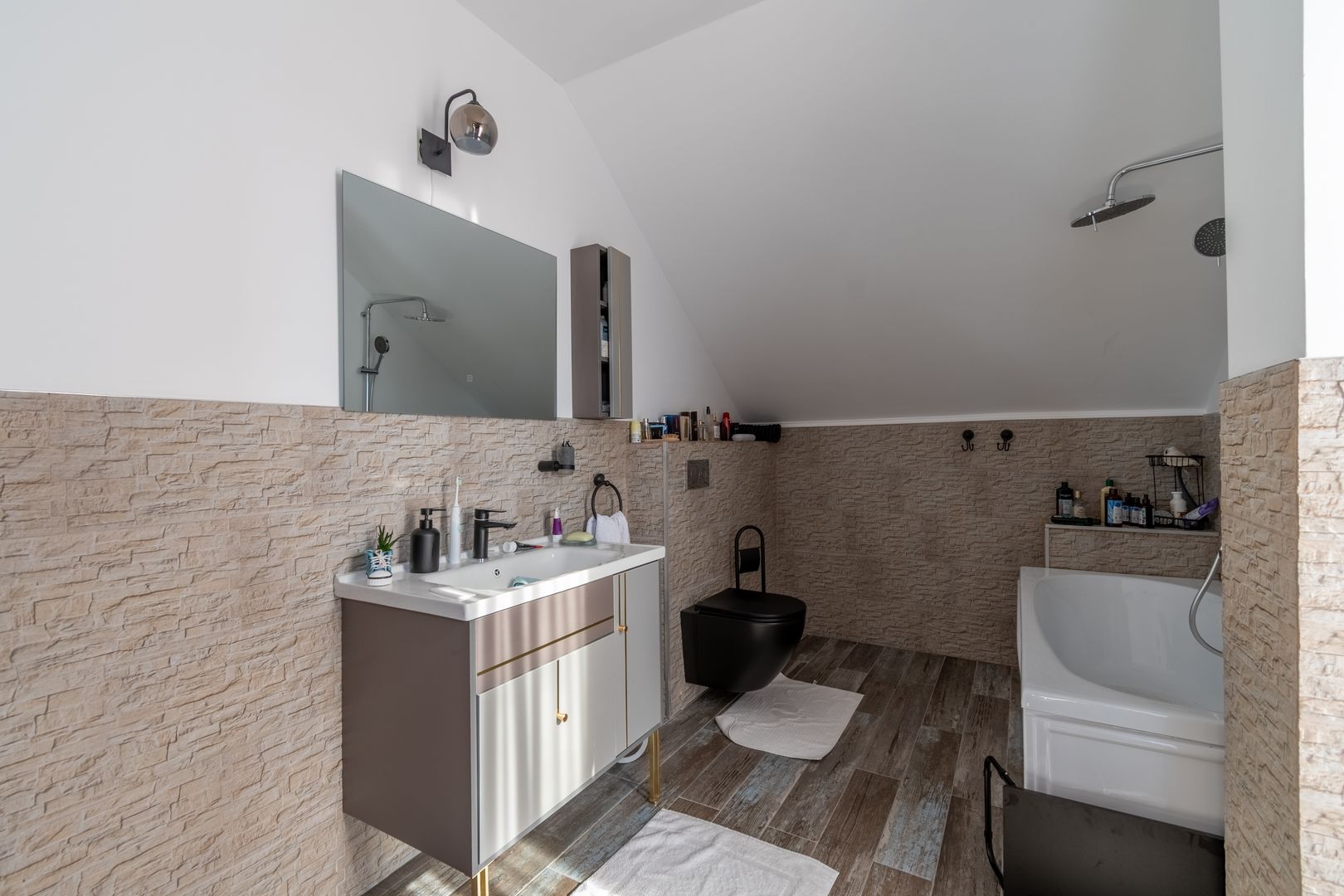 Proprietate exclusivista de vanzare: 2 case | 9 camere | 2000 mp teren - Poză 52