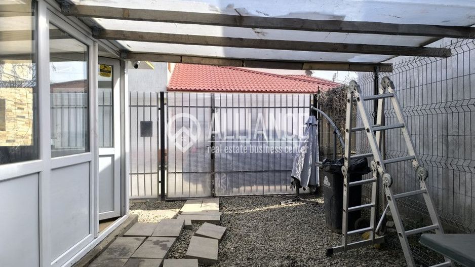 BRATIANU 2 COCOSI(COD03) - Casa si curte cu utilitati incluse ! - Poză 21