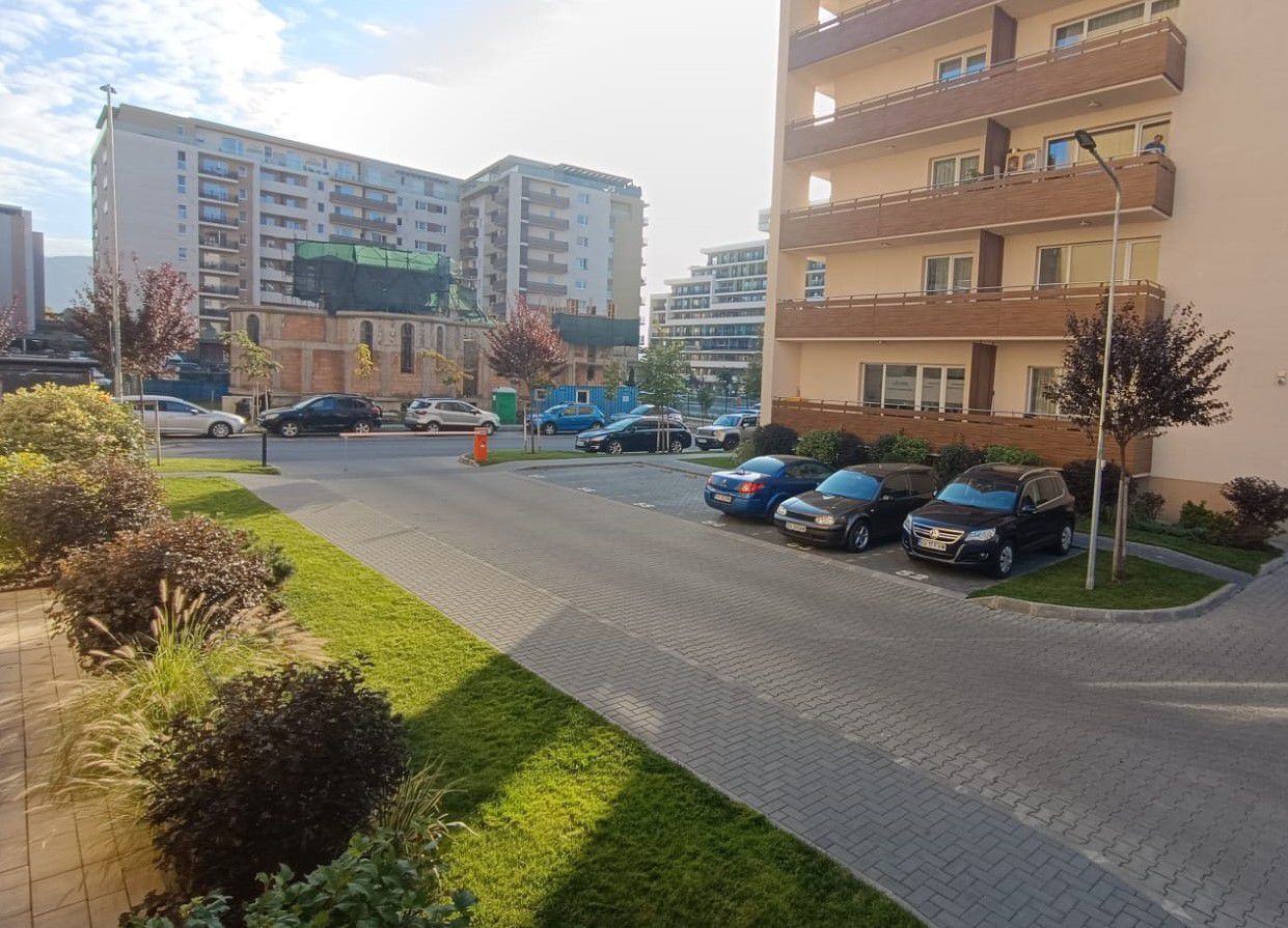Inchiriem spatiu comercial 202 mp zona Coresi - Poză 7