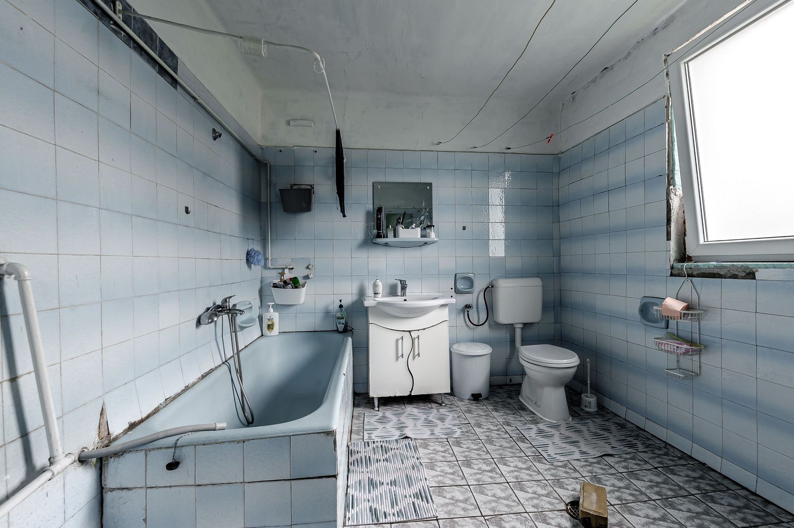 Șansă pentru familie mare apartament la casă, cu teren, Bujac. - Poză 6