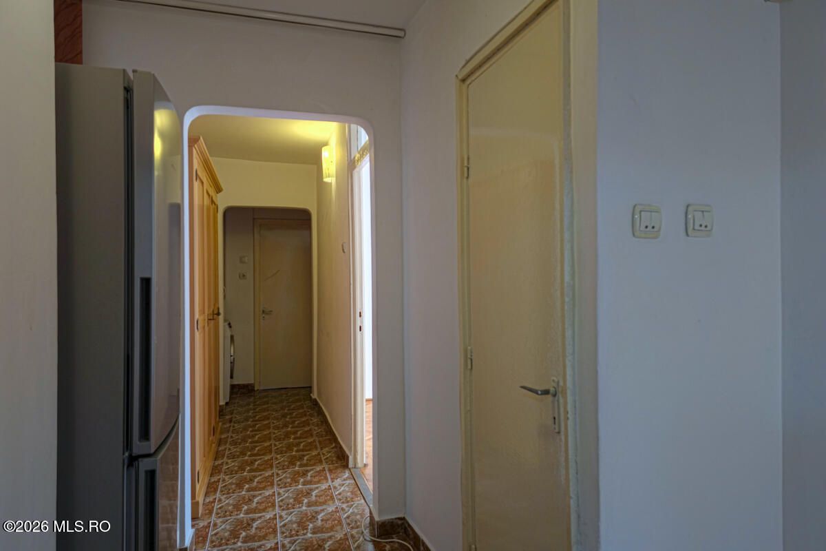 Soarelui - Scoala 30 - 3 Camere, Decomandat, 2 Bai, Etaj 2, Centrala - Poză 18