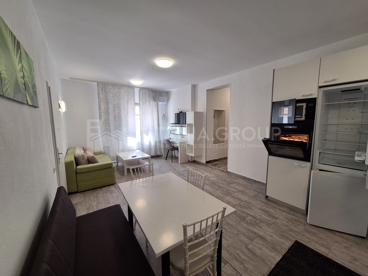 Apartament cu 3 camere, curte si loc de parcare Str. Lunga - Poză 1