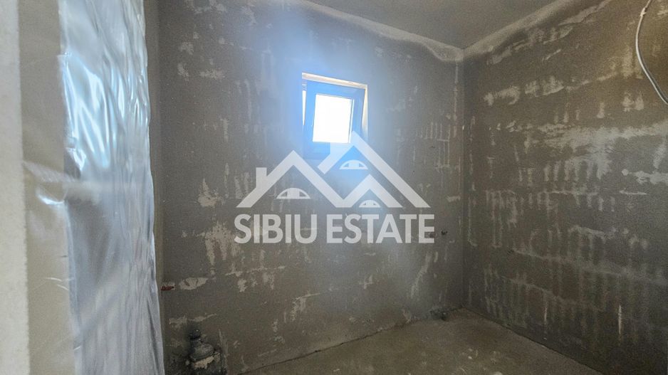 Casa noua 4 dormitoare, spatiu bun pentru familie - Poză 27