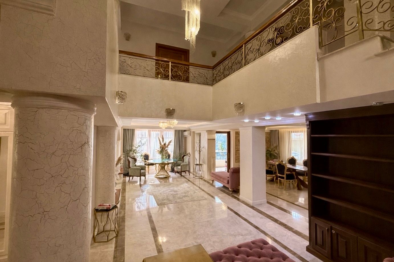 Vila / Casa de lux de vanzare  1000mp teren Str. Primaverii Constanta - Poză 14
