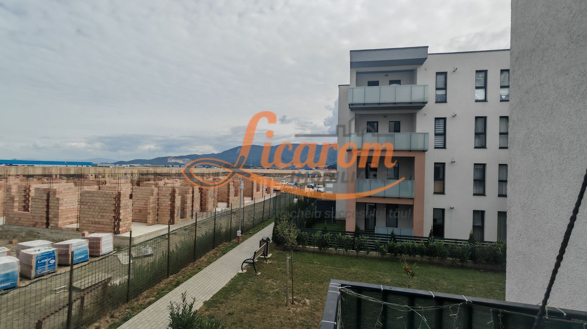 Apartament 2 camere, mobilat, lift, parcare, animale,Cristian BV - Poză 7