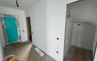 Duplex 5 camere ,despartit prin camera tehnica, finisat la cheie in Mosnita - Poză 13