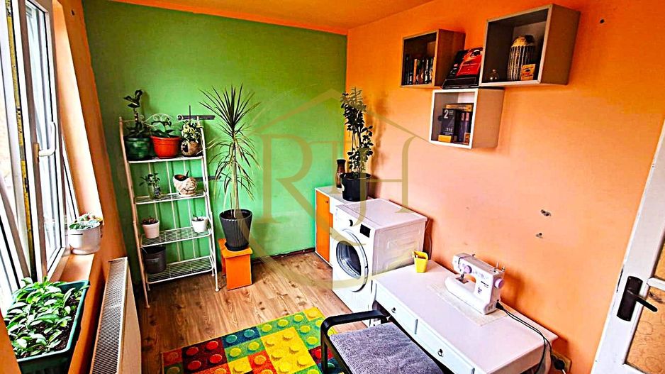 Vand apartament cu 4 camere in zona spitalul judetean,comision ,,0'' - Poză 11