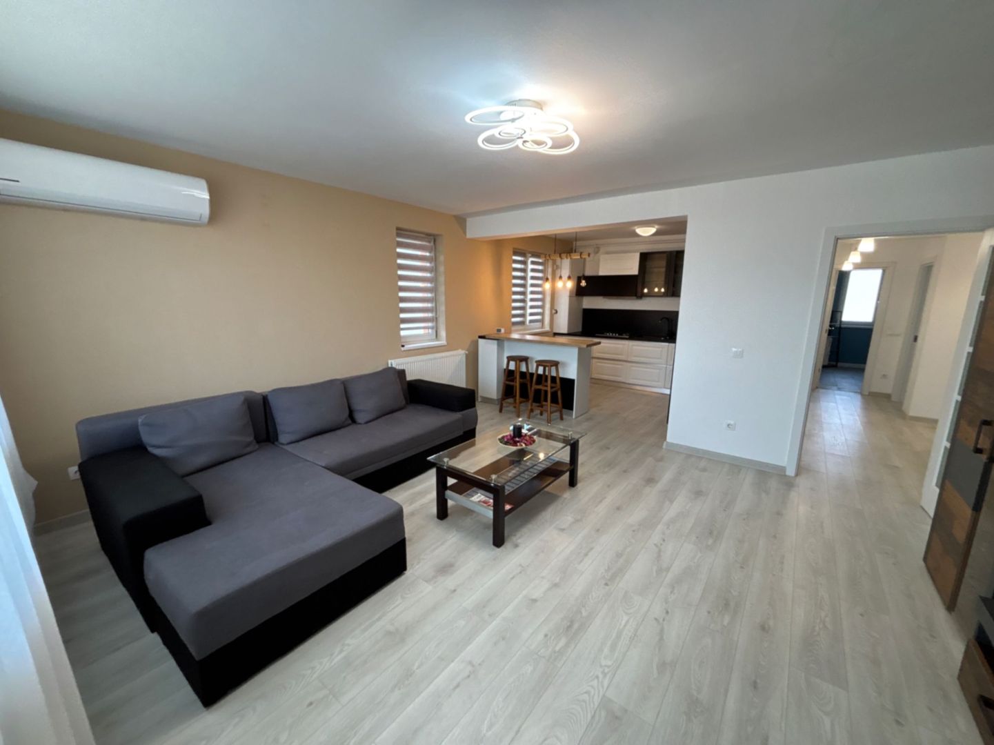Apartament 3 camere cu BOXA, ETAJ 1 in Selimbar - Poză 1