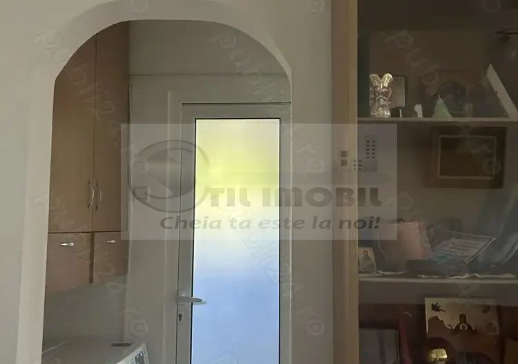 Ap cu 3 camere în Păcurari,izolat+geam la baie 108.000 euro negociabil - Poză 5