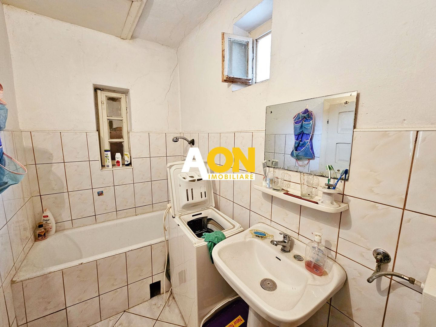 Casa cu 4 camere, 2024 mp teren, la asfalt, cu utilitati, Vintu de Jos - Poză 8