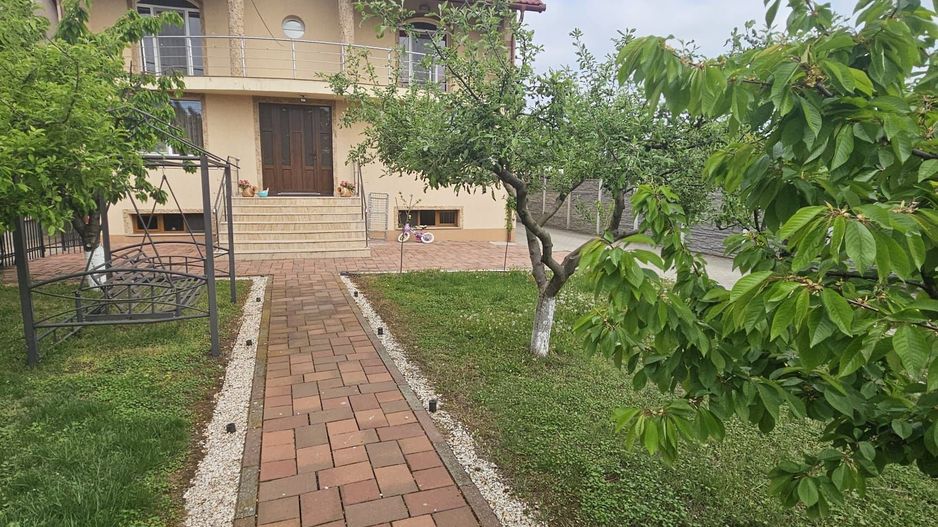 Casa de vanzare in Micesti - Poză 1