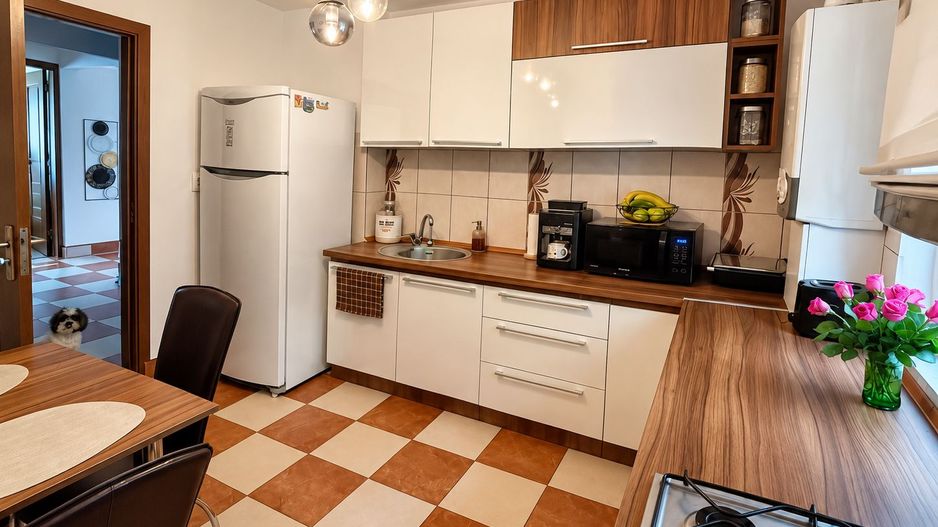 Dambovita | 3 camere | Decomandat | Centrala proprie | 2 bai | 2 balcoane - Poză 6