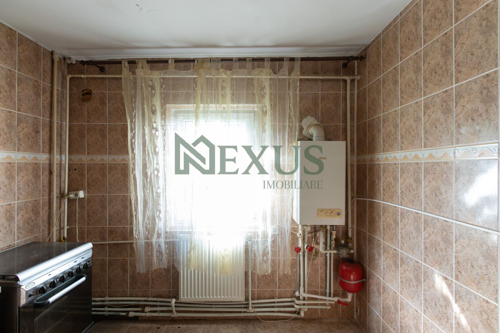 Apartament cu 4 camere, 90 mp, etaj 1 – Zona Nord, Bacău - Poză 13