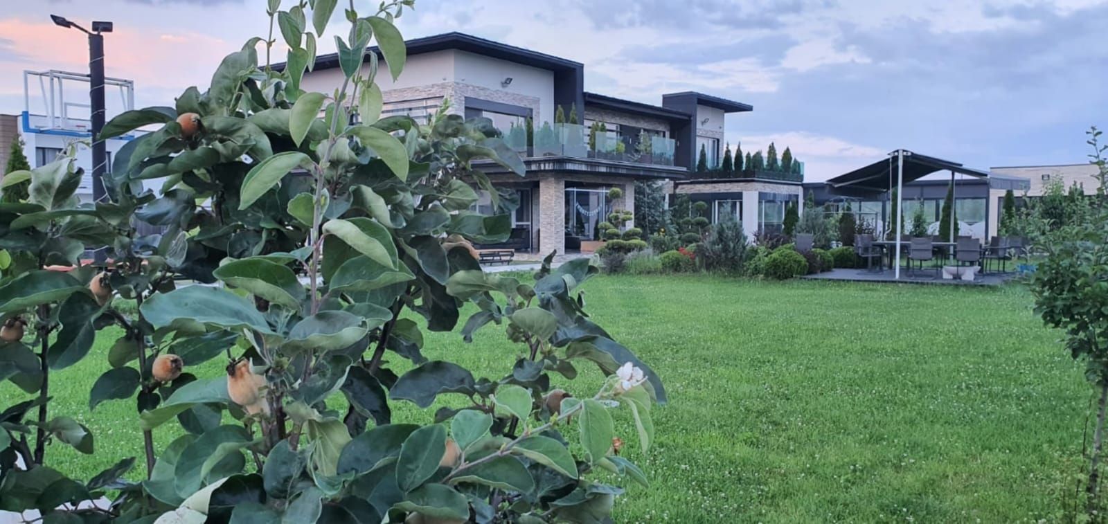 Vila ultrafinisata 550 mp utili si 2000 mp teren amenajat in Sibiu - Poză 1